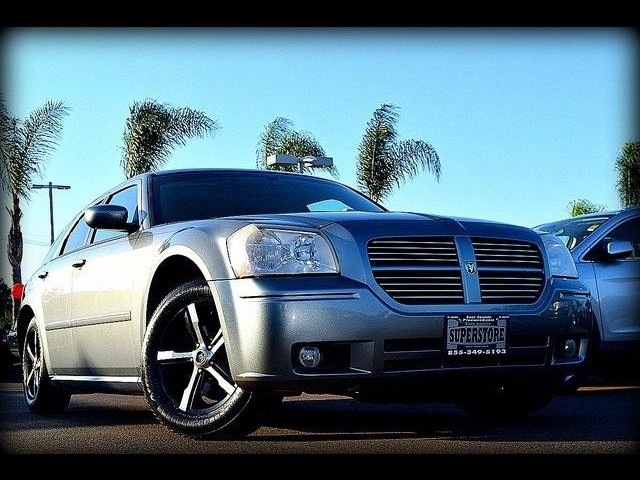 BUY DODGE MAGNUM 2006, Daily Deal Cars